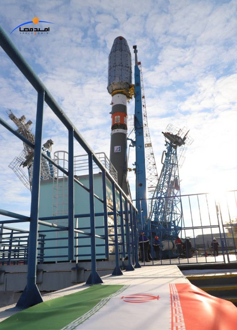 شبی که برای تحویل ماهواره، در پایگاه وستوچنی ماندیم شبی که برای تحویل ماهواره، در پایگاه وستوچنی ماندیم